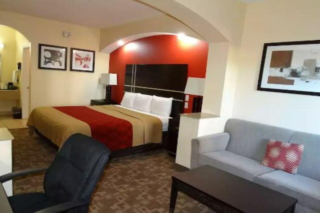 Regency & -