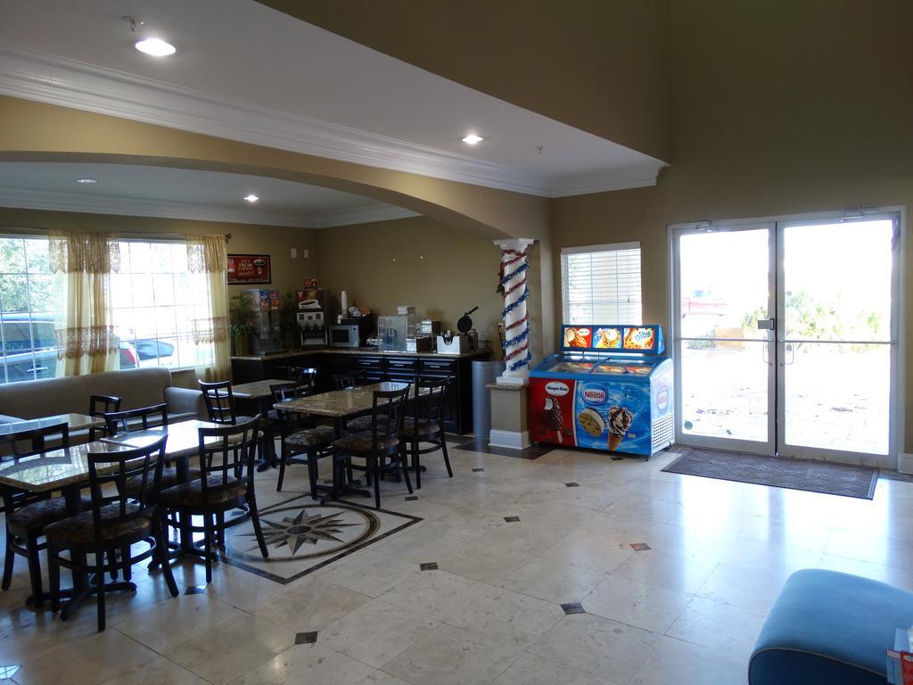 Regency & - 2* Baytown