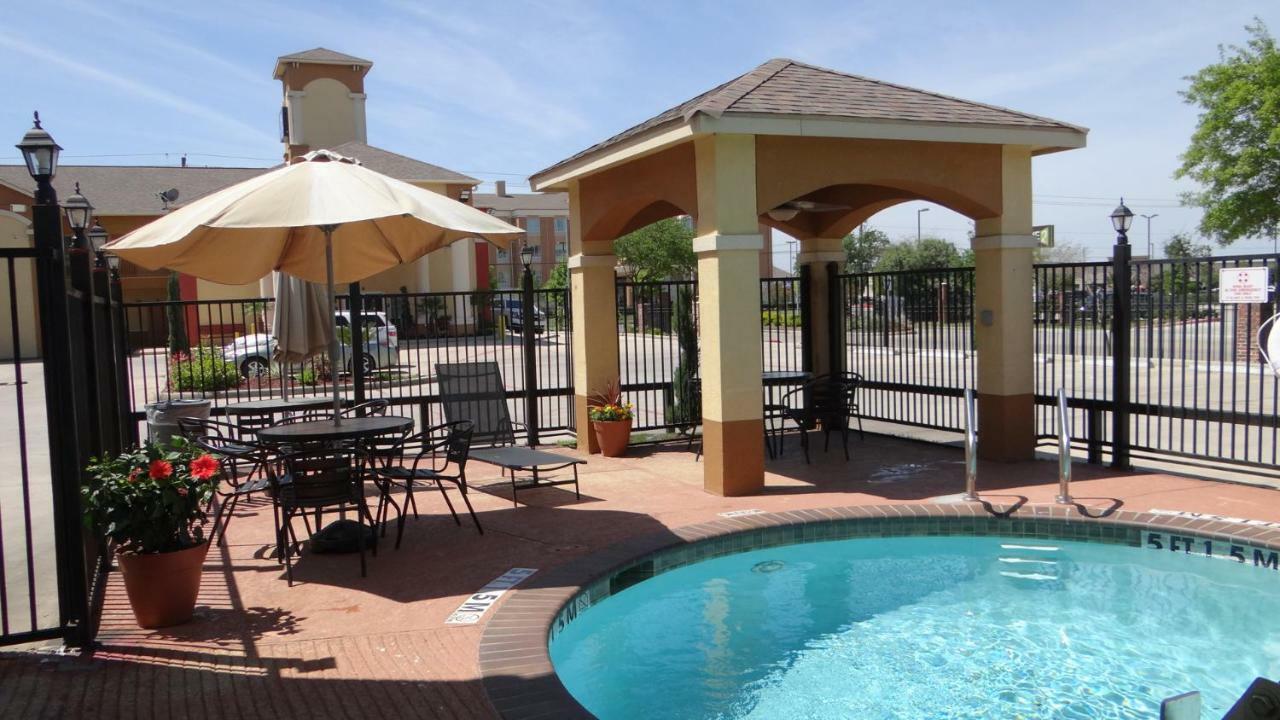 Motel Regency & - 2*