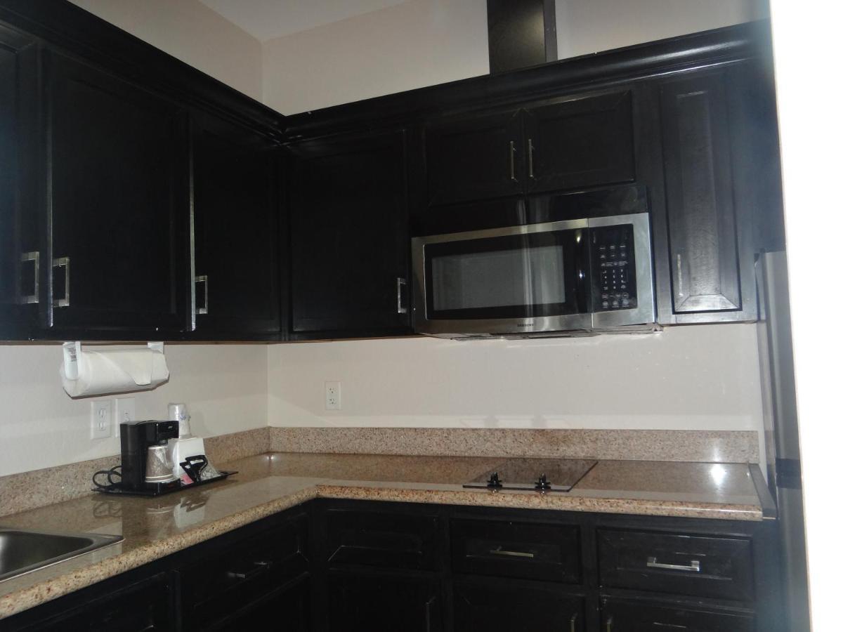 Regency & - 2* Baytown