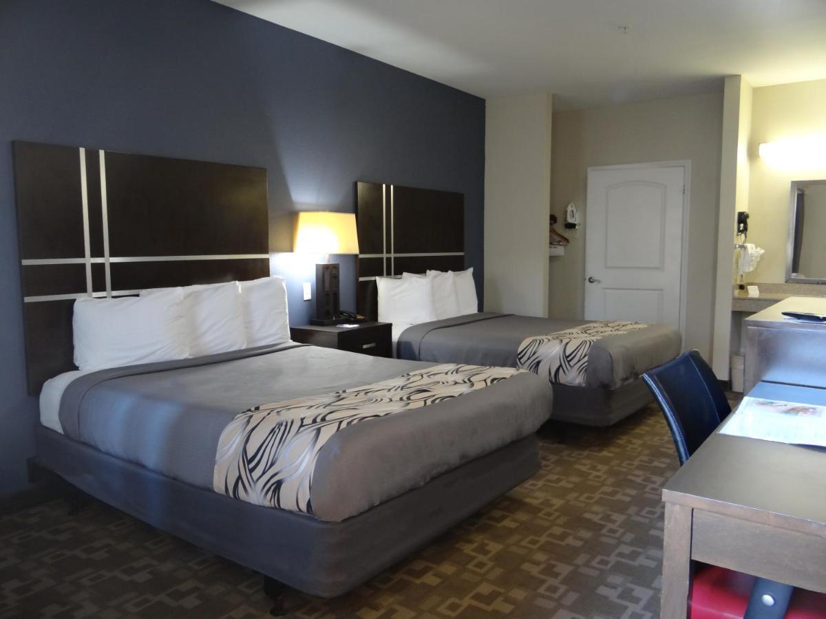 Motel Regency & -